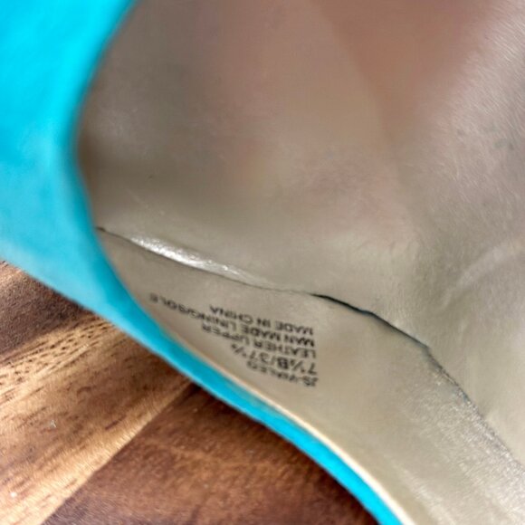 Platform suede pump - Picture 7 of 7